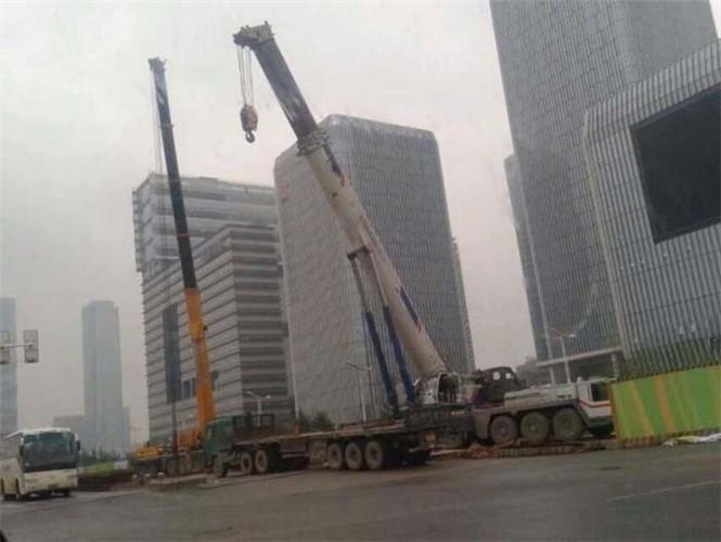 乐陵市“自动找平”—— 吊车的 “平地神器” 技术