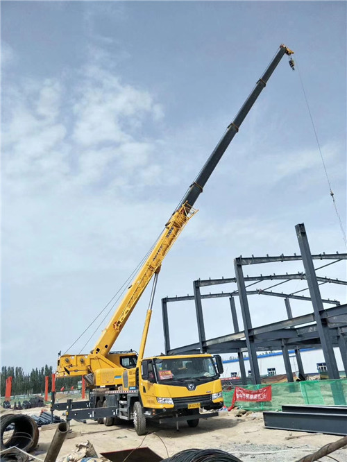乐陵市超高层建筑钢结构吊装案例
